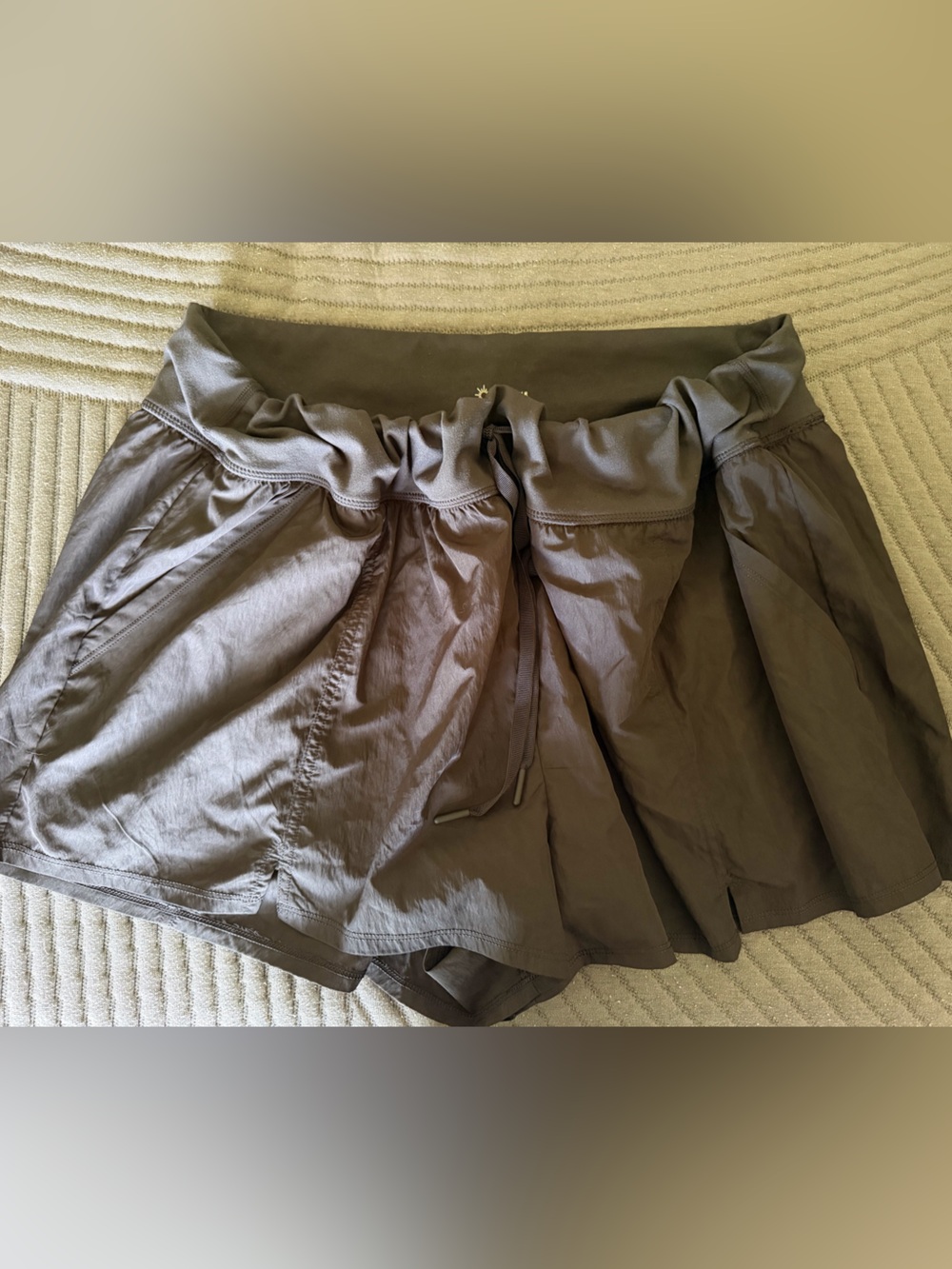 aerie “The Hugger” Black athletic shorts NEVER WORN